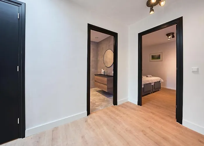 The Vault - - By T&s Apartment *